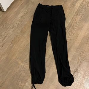 Athleta size 0 trekkie hike pants never worn